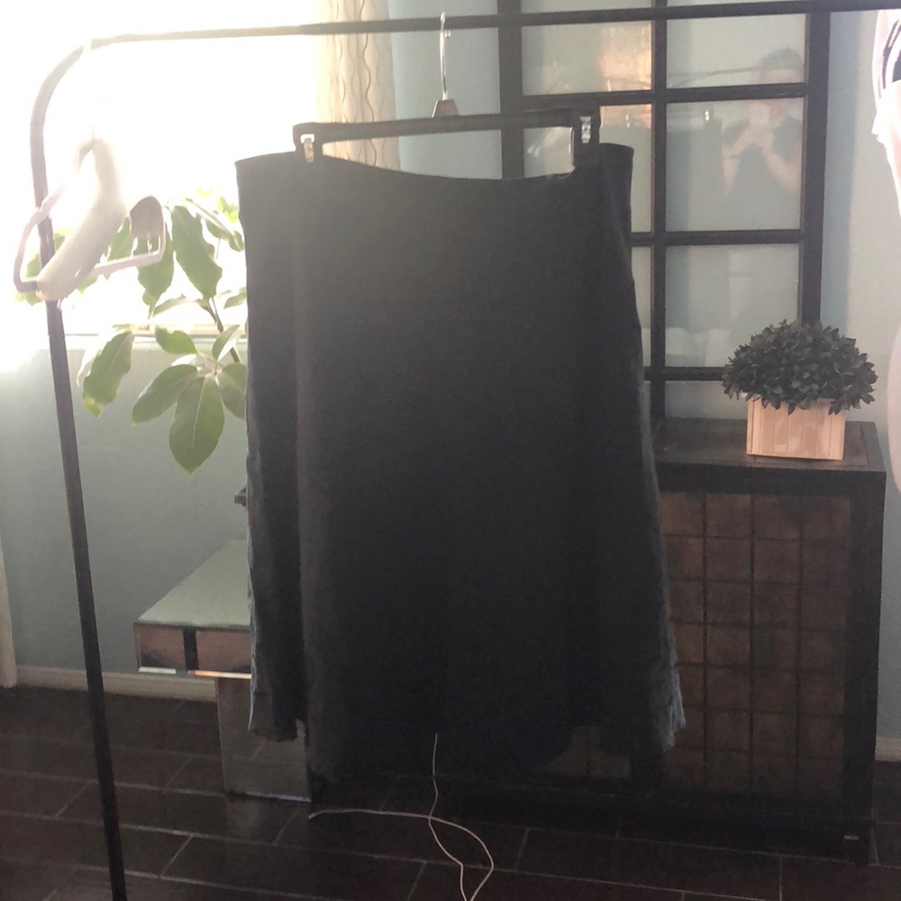 Embroidered skirt